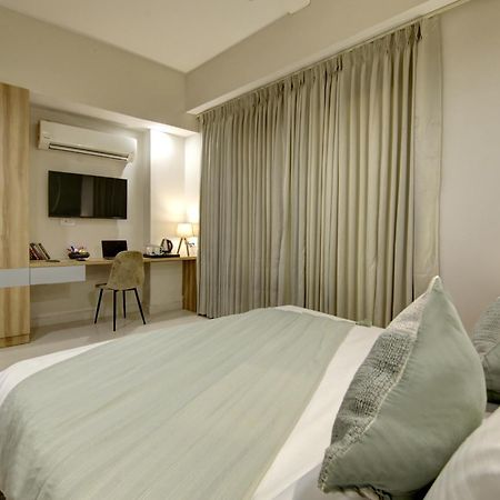 Saltstayz Premier Executive Serviced Apartment - Golf Course Extension Road Gurgaon Exterior photo