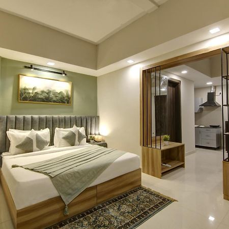 Saltstayz Premier Executive Serviced Apartment - Golf Course Extension Road Gurgaon Exterior photo