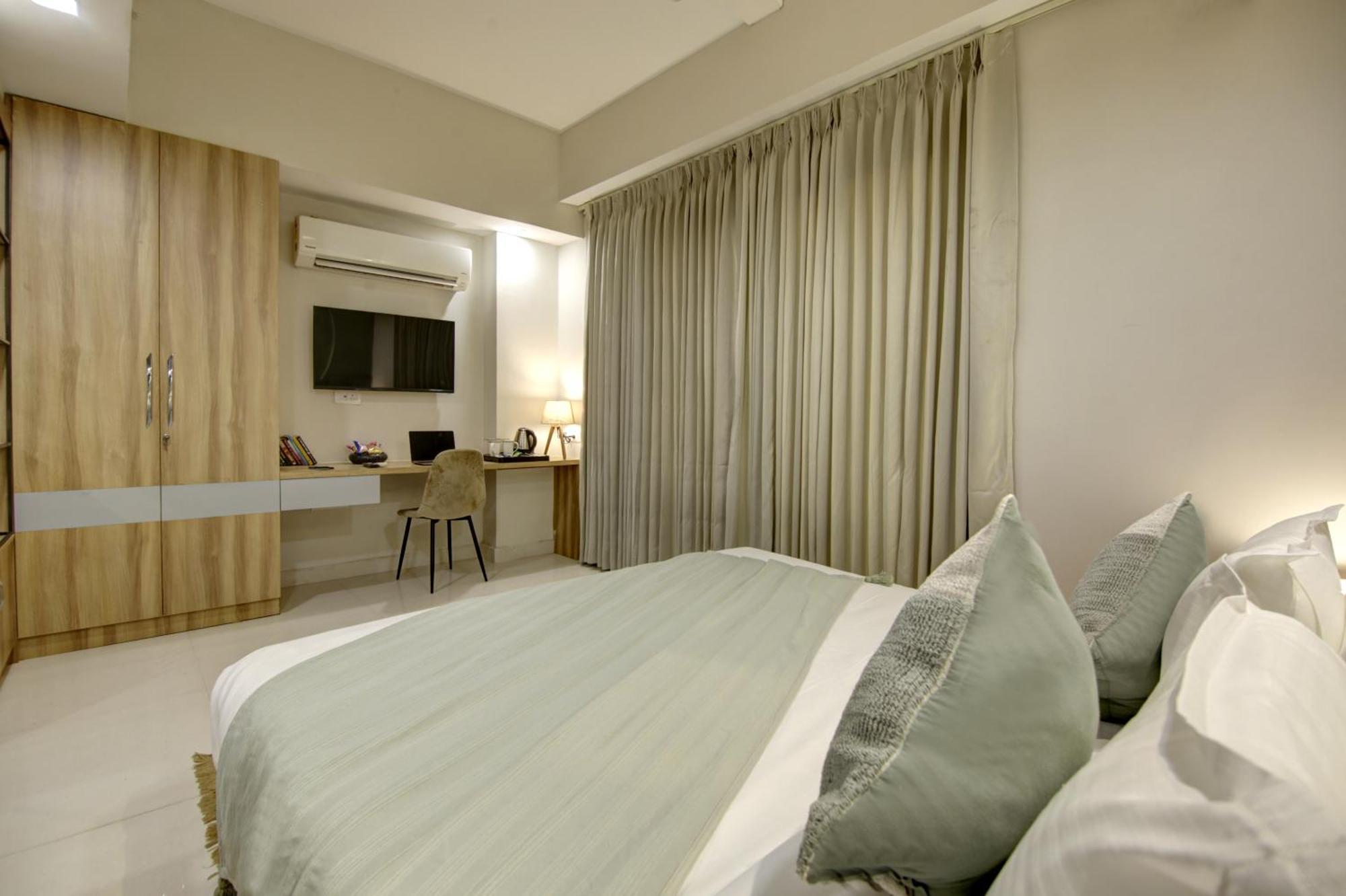 Saltstayz Premier Executive Serviced Apartment - Golf Course Extension Road Gurgaon Exterior photo